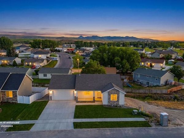 326 Lakeview Blvd, American Falls, ID 83211
