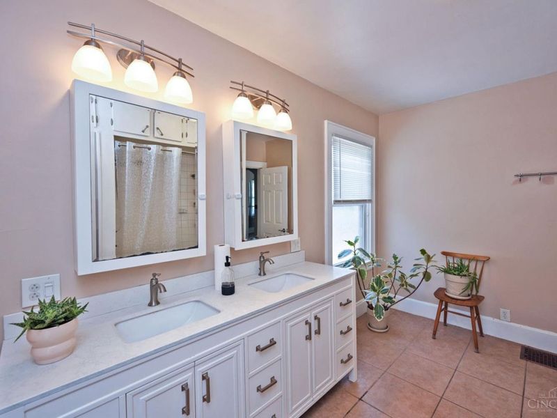 5830 Woodmont Avenue, Cincinnati, OH 45213 Photo 25