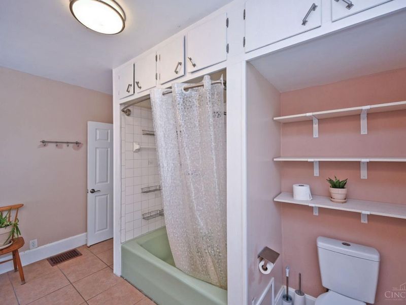 5830 Woodmont Avenue, Cincinnati, OH 45213 Photo 26