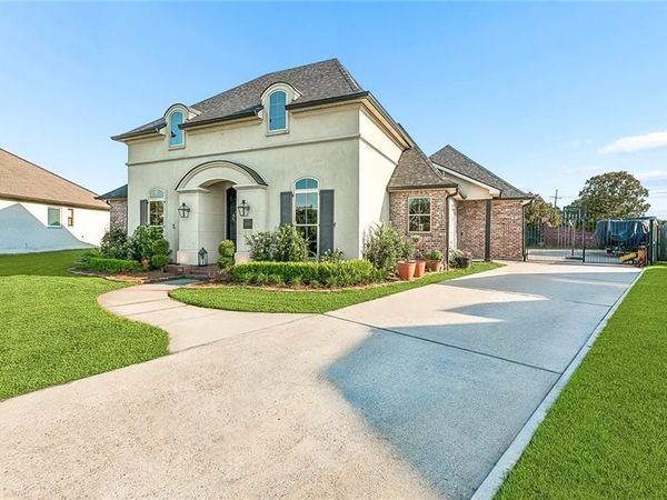 107 IRIS Court, Belle Chasse, LA 70037