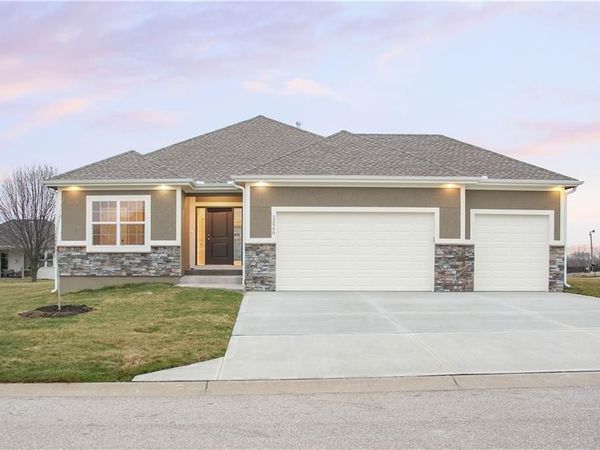 11810 E 231st Street, Peculiar, MO 64078