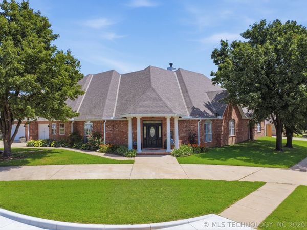 2716 Roanoke Ridge Road , Bartlesville, OK 74006