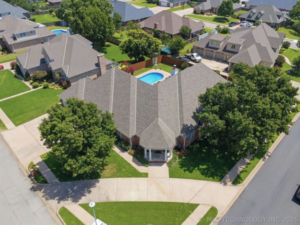 2716 Roanoke Ridge Road , Bartlesville, OK 74006