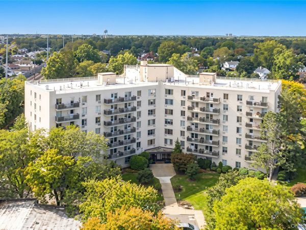 135 Post Avenue , Unit 2Q, Westbury, NY 11590