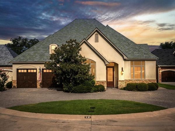 12 Park Row Court, Pantego, TX 76013