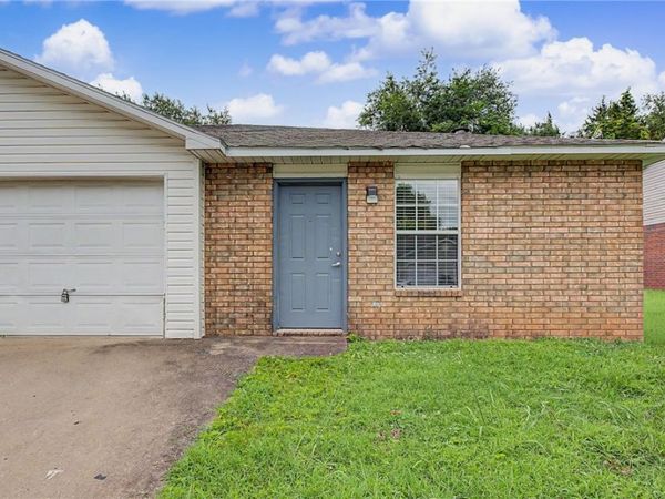 1486 N Boxley Avenue , Fayetteville, AR 72704