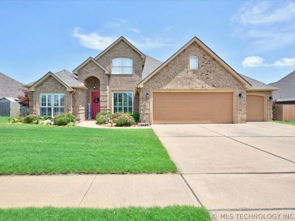 124 Prairie Ridge Court , Bartlesville, OK 74006