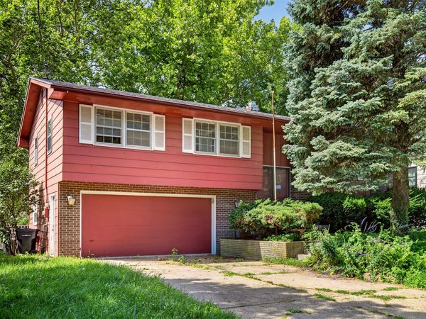 6514 Lincoln Avenue, Windsor Heights, IA 50324