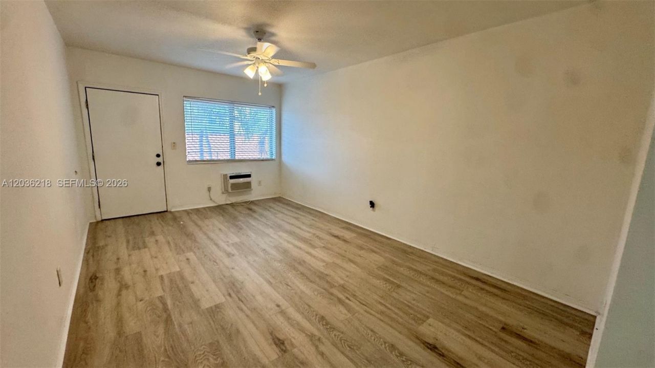 7717 Byron Ave, Unit 12, Miami Beach, FL 33141 Photo