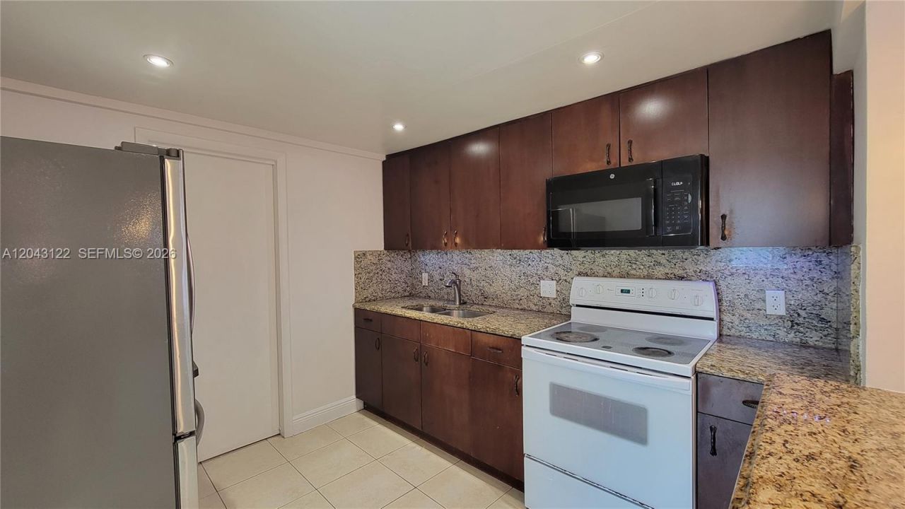14200 NE 15th Ave , Unit B, North Miami, FL 33161 Photo