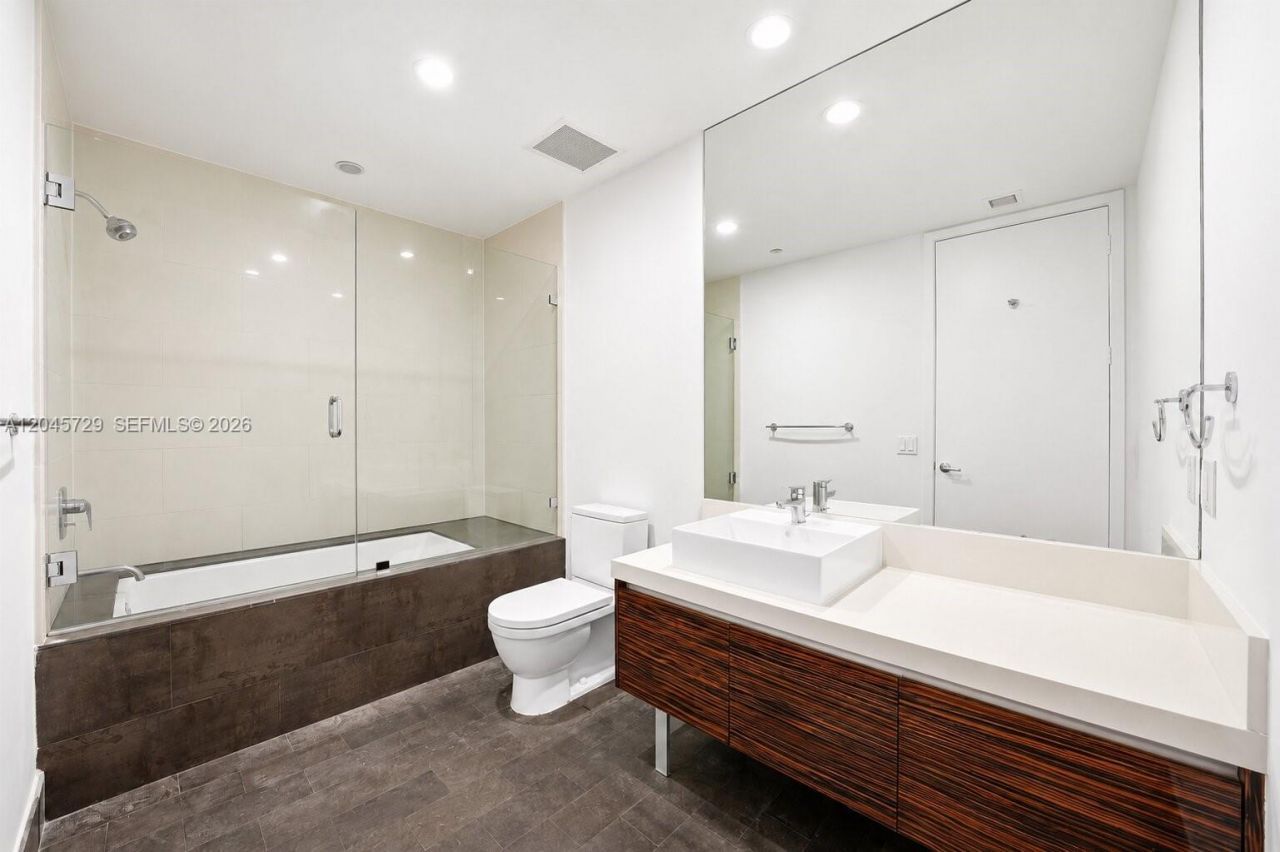 1100 Biscayne Blvd , Unit 4402, Miami, FL 33132 Photo