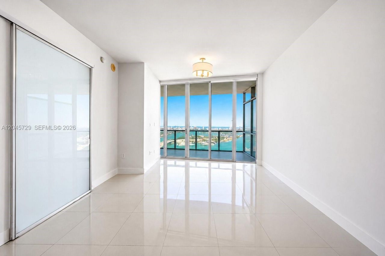 1100 Biscayne Blvd , Unit 4402, Miami, FL 33132 Photo