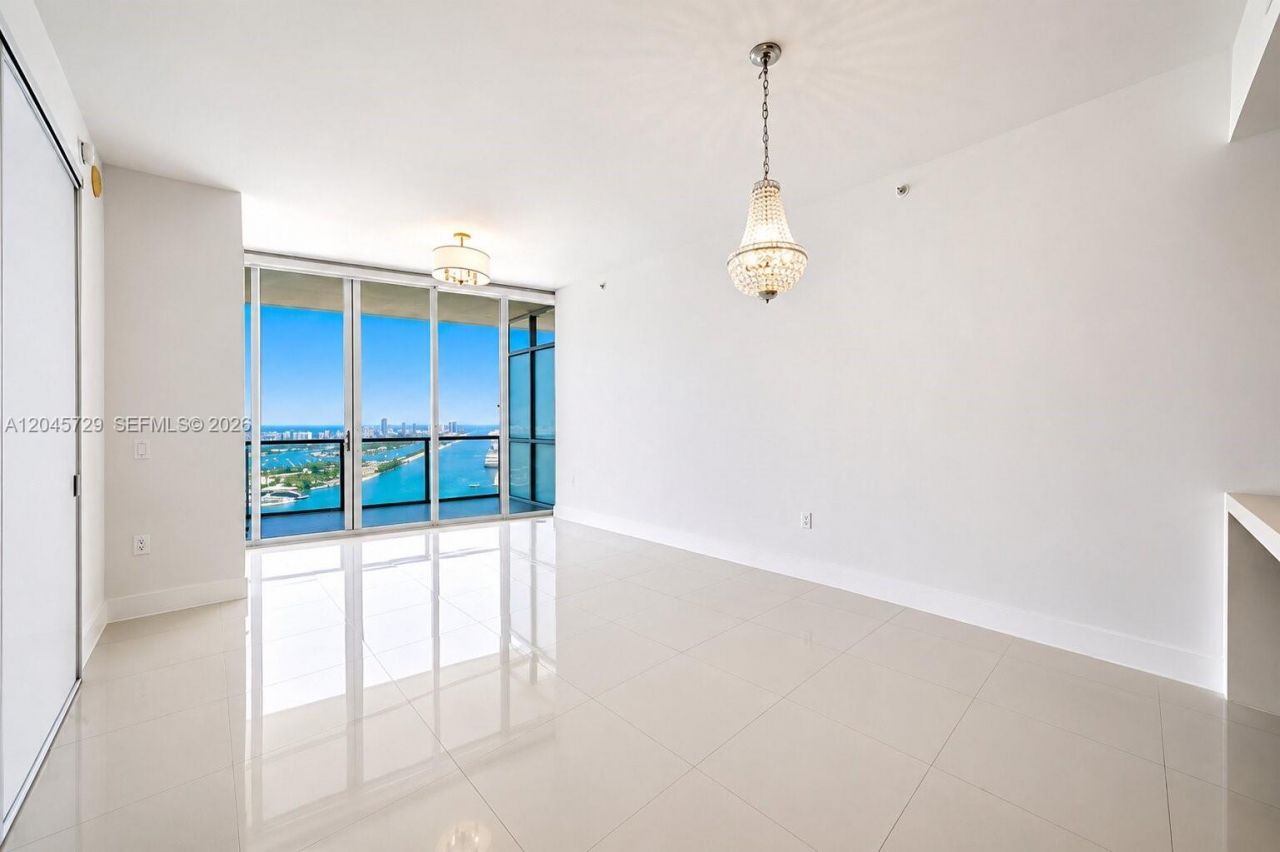 1100 Biscayne Blvd , Unit 4402, Miami, FL 33132 Photo