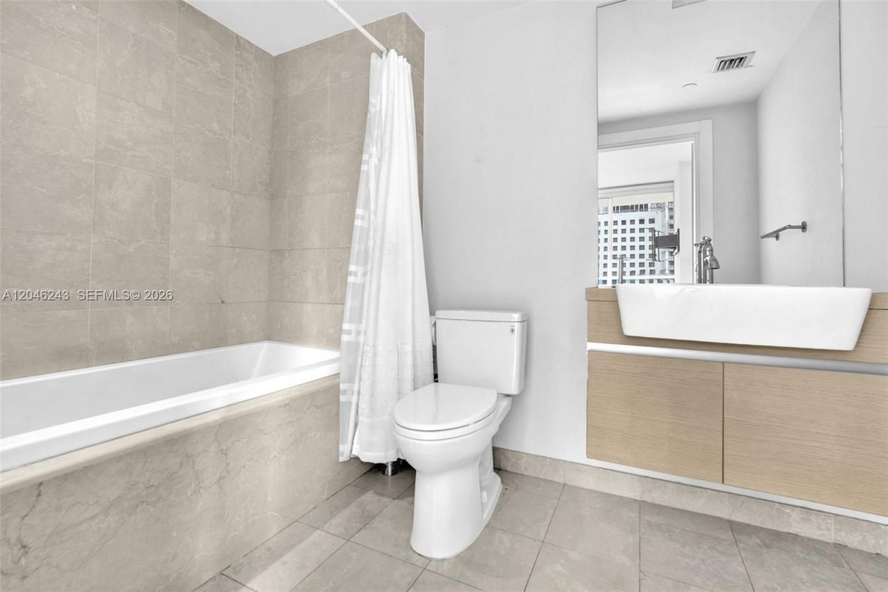 200 Biscayne Boulevard Way , Unit 509, Miami, FL 33131 Photo