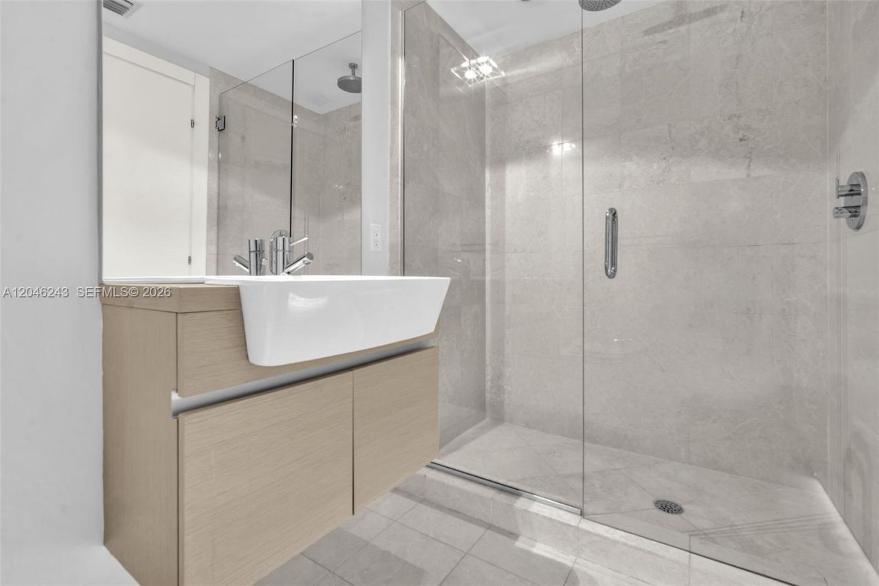 200 Biscayne Boulevard Way , Unit 509, Miami, FL 33131 Photo