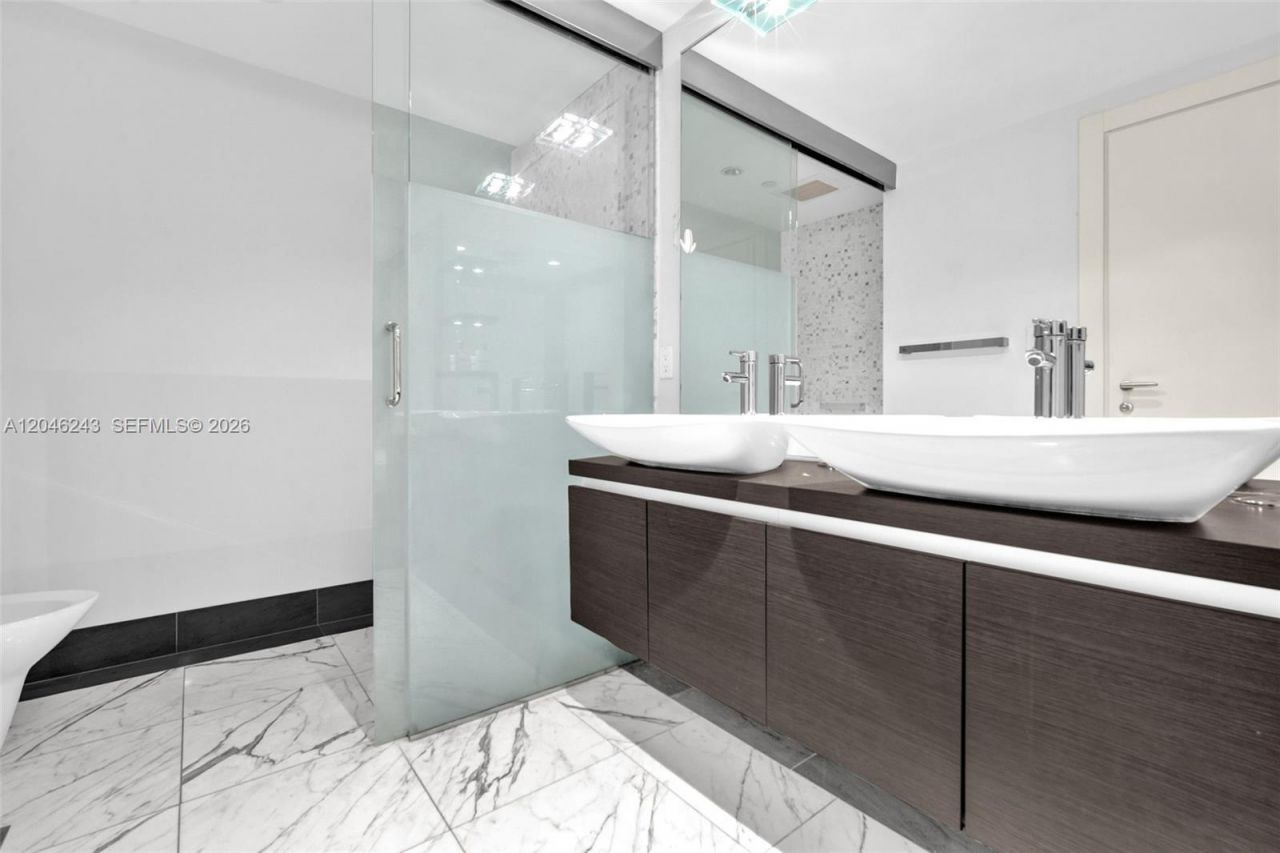 200 Biscayne Boulevard Way , Unit 509, Miami, FL 33131 Photo