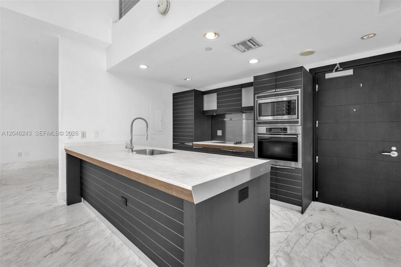 200 Biscayne Boulevard Way , Unit 509, Miami, FL 33131 Photo