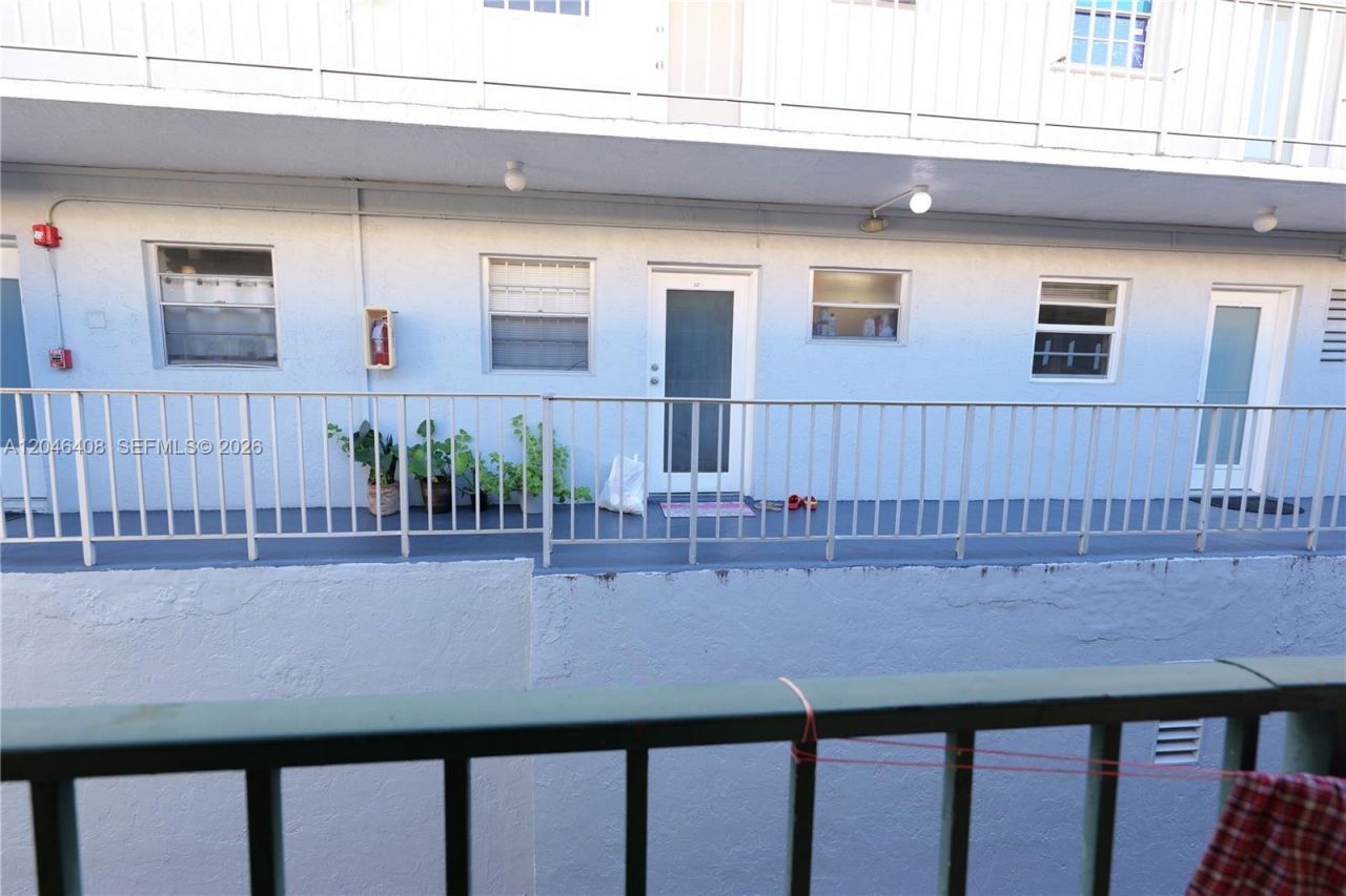 1245 Pennsylvania Ave, Unit 8, Miami Beach, FL 33139 Photo