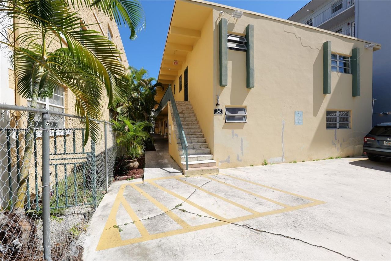1245 Pennsylvania Ave, Unit 8, Miami Beach, FL 33139 Photo