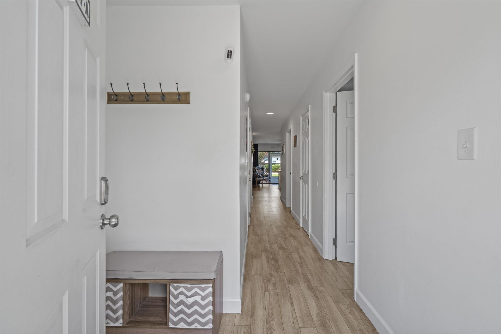 1890 Colony Dr. Photo 4