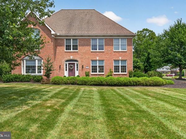 1001 WETHERBURN DRIVE, YORK, PA 17404