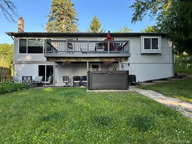 15471 Whitaker Road, Fenton Twp, MI 48451