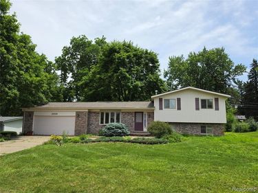 2935 Shawnee Lane, Waterford Twp, MI 48329