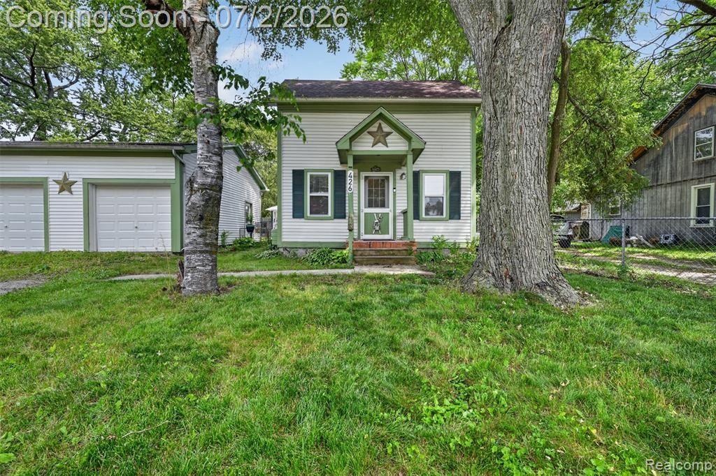 426 Hamblin Street, Owosso, MI 48867 Main Photo