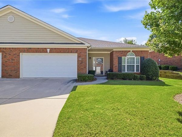 188 Senior Circle , Gainesville, GA 30501