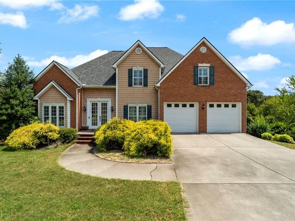 407 Overlook Way , Cohutta, GA 30710