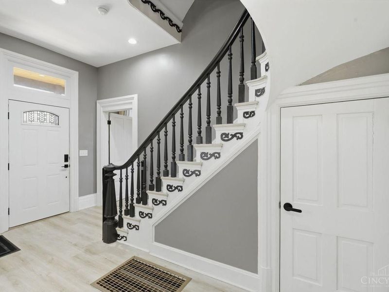 4607 Erie Avenue, Cincinnati, OH 45227 Photo 7