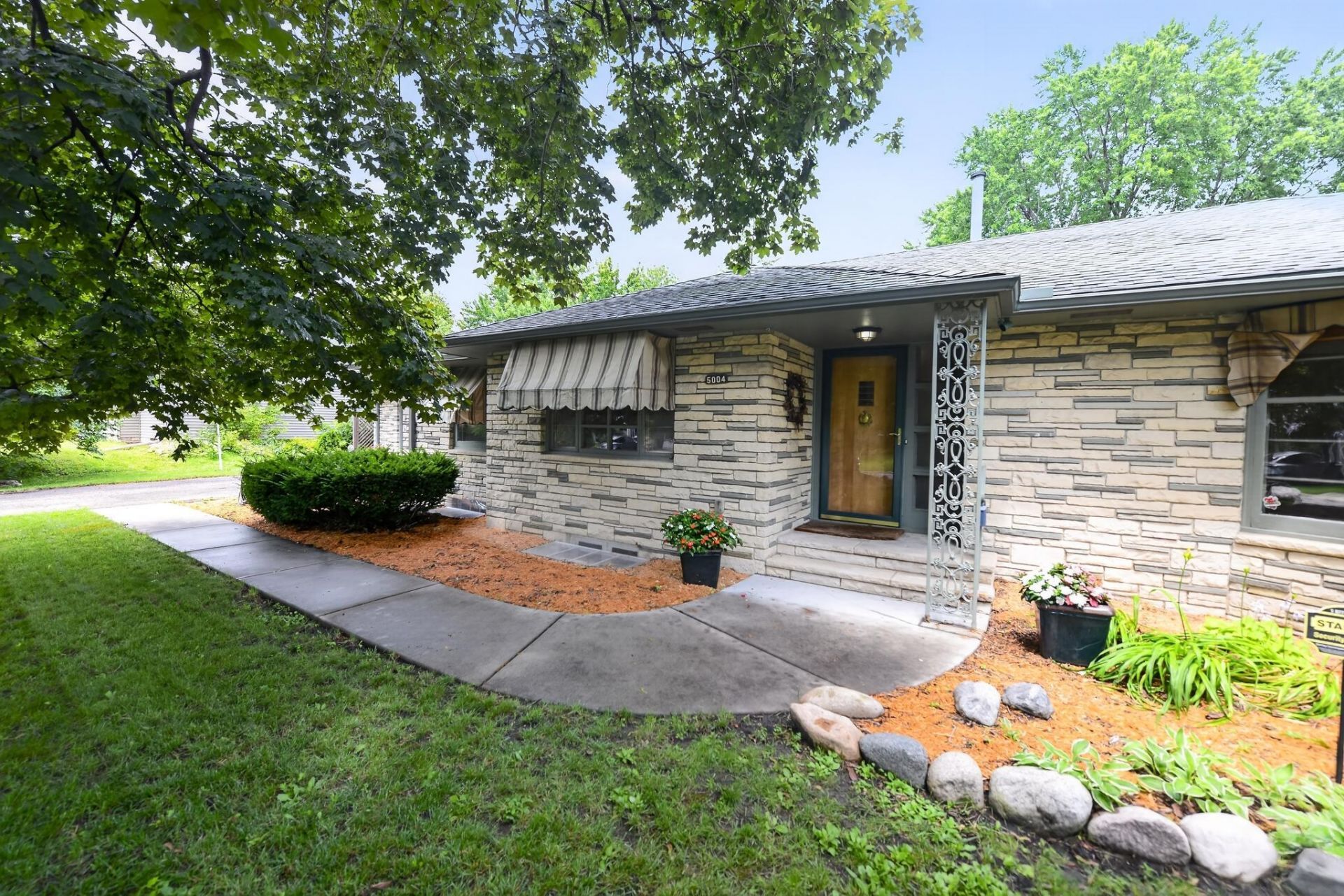 5004 Yvonne Terrace Edina, MN 55436