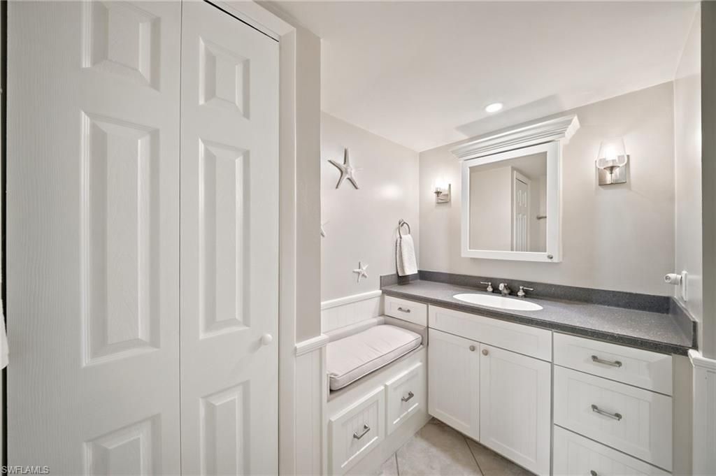 666 3rd St S, Unit 304, Naples, FL 34102 Photo