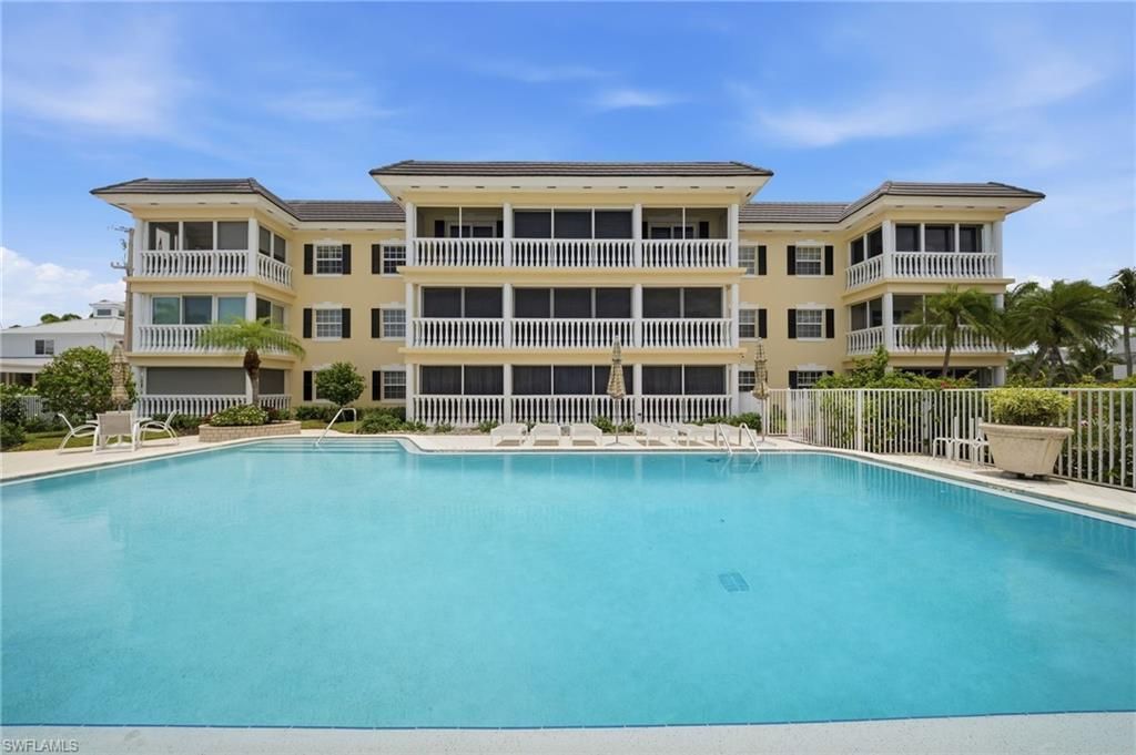 666 3rd St S, Unit 304, Naples, FL 34102 Photo