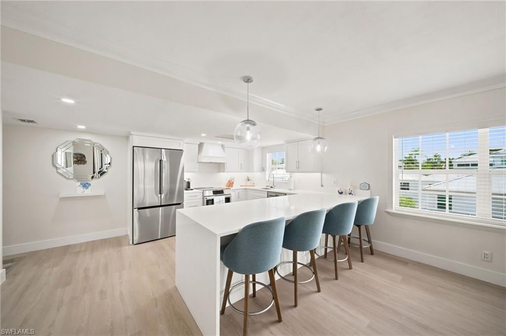 666 3rd St S, Unit 304, Naples, FL 34102 Photo