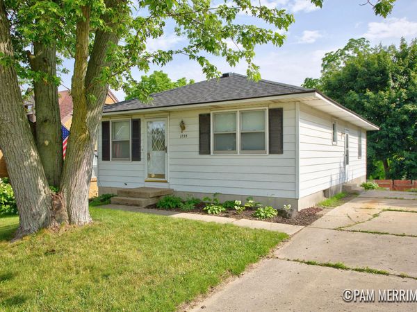 1735 Woodworth Street NE, Grand Rapids, MI 49525