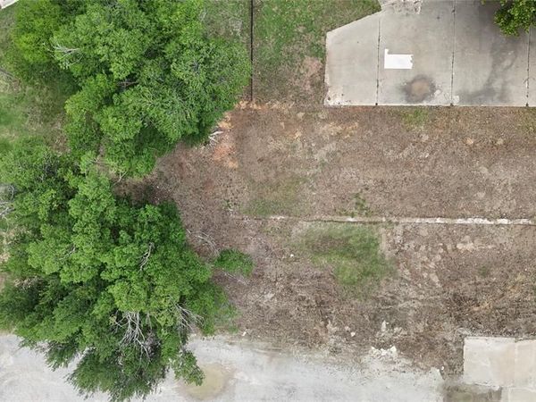 524 E Main , Shawnee, OK 74801