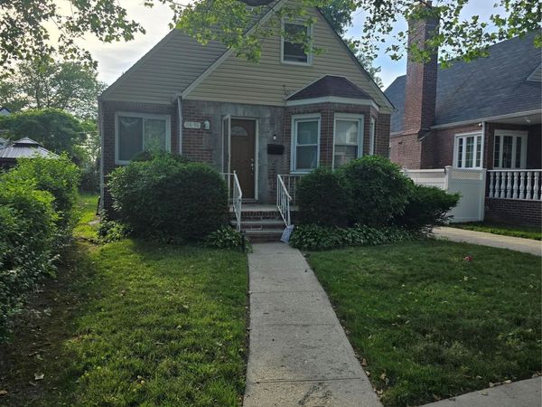 11498 230th Street , Cambria Heights, NY 11411