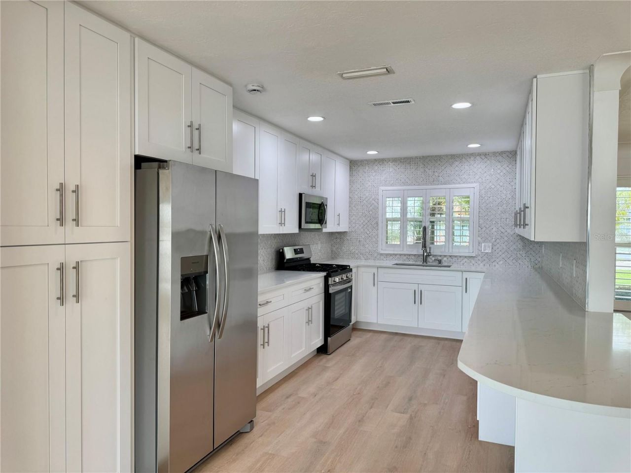 902 Oakwood Drive, Largo, FL 33770 Photo