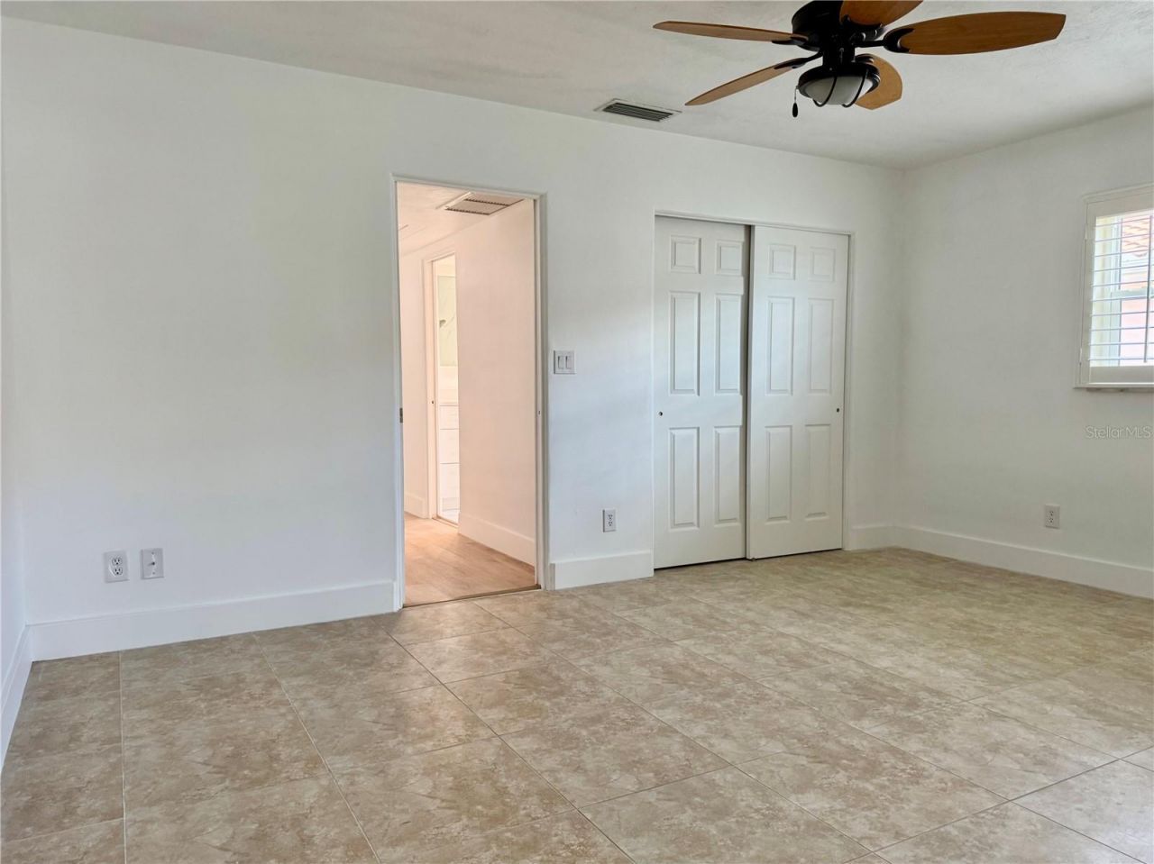 902 Oakwood Drive, Largo, FL 33770 Photo