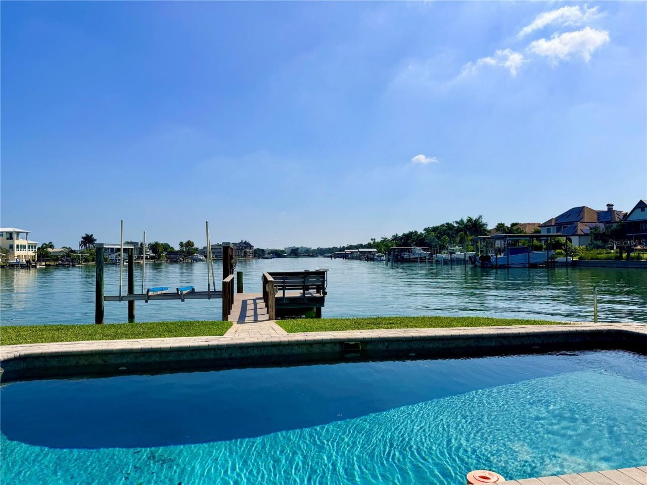 902 Oakwood Drive, Largo, FL 33770 Photo