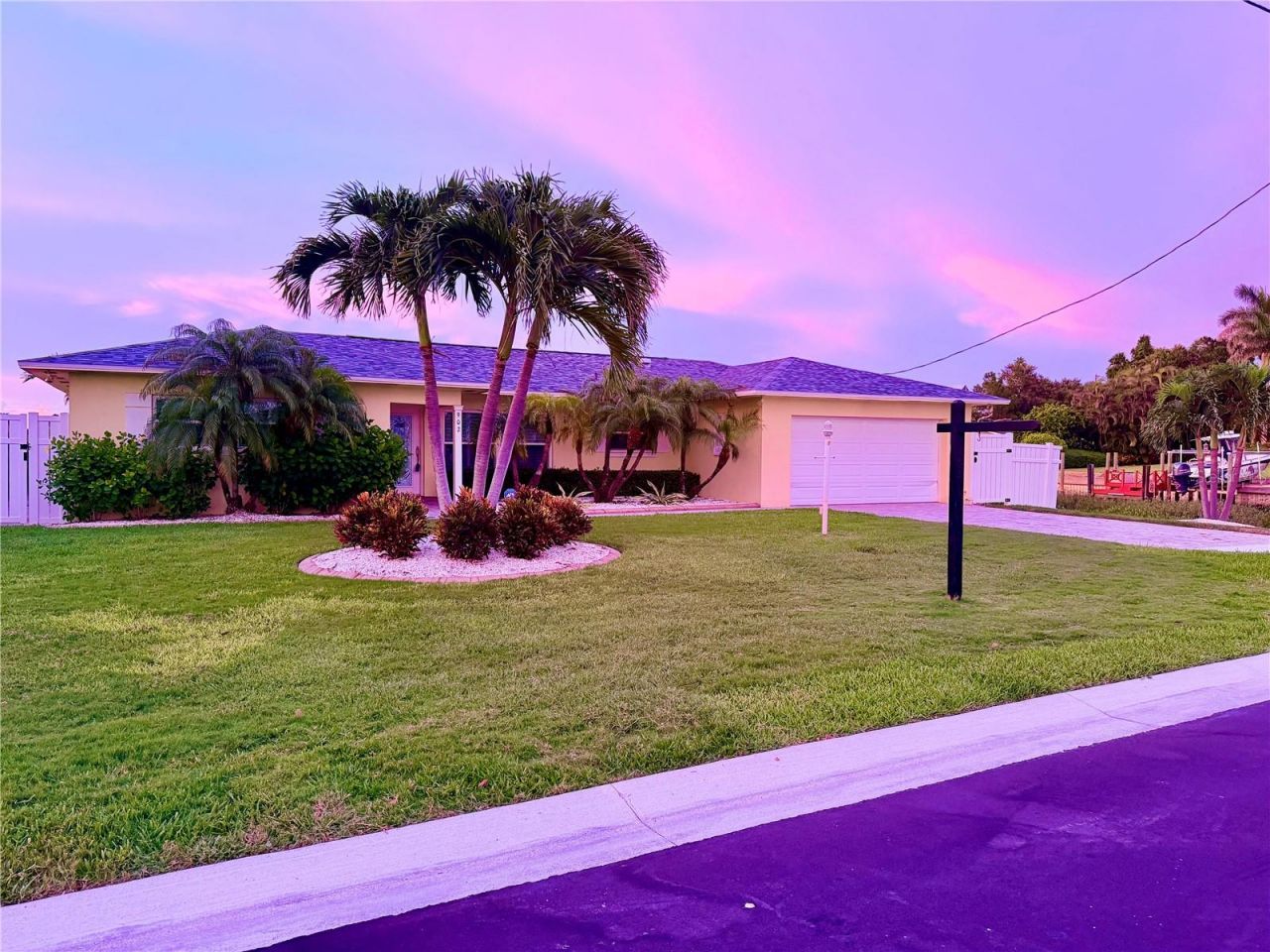 902 Oakwood Drive, Largo, FL 33770 Photo