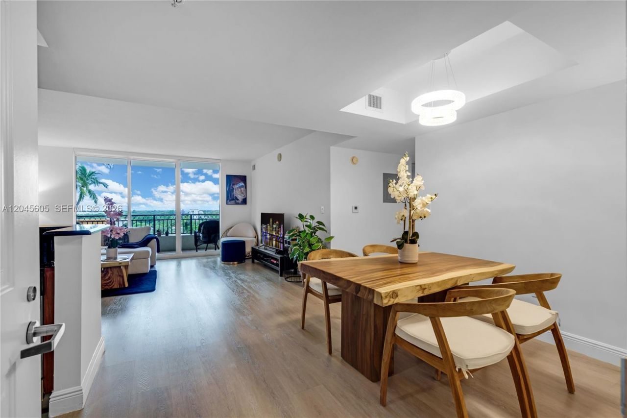 3232 SW 22nd Ter , Unit 804, Miami, FL 33145 Photo