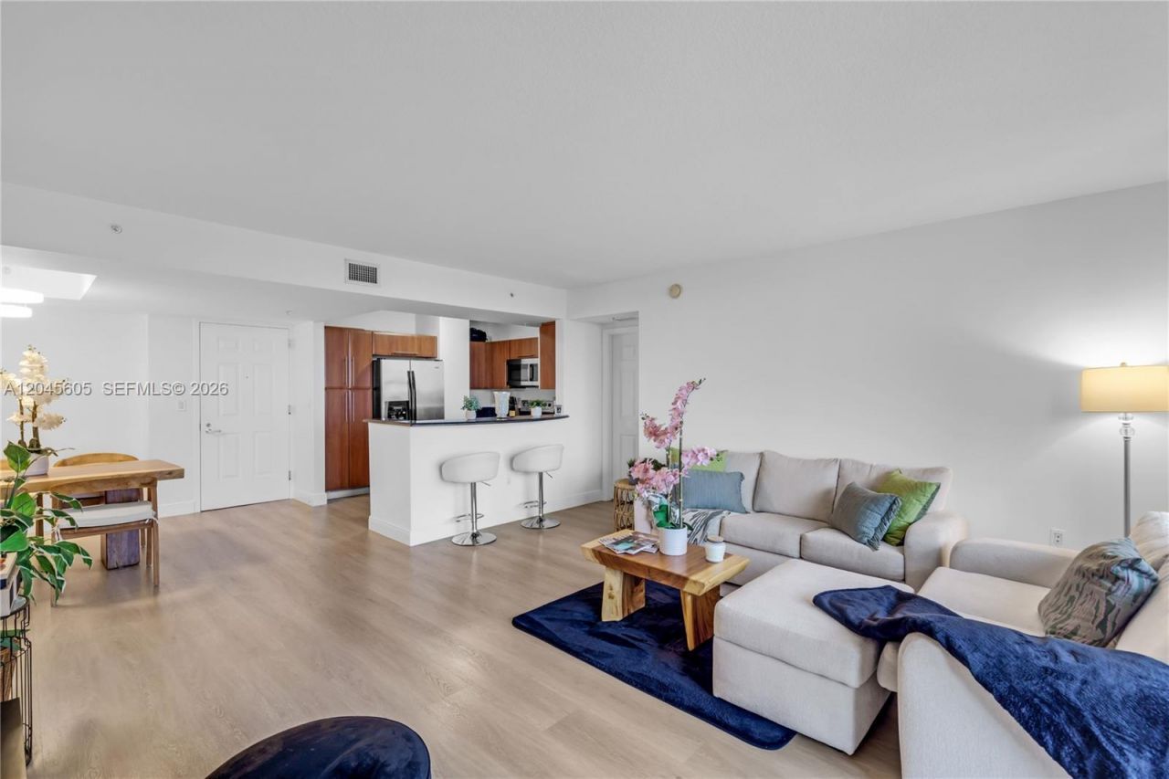 3232 SW 22nd Ter , Unit 804, Miami, FL 33145 Photo