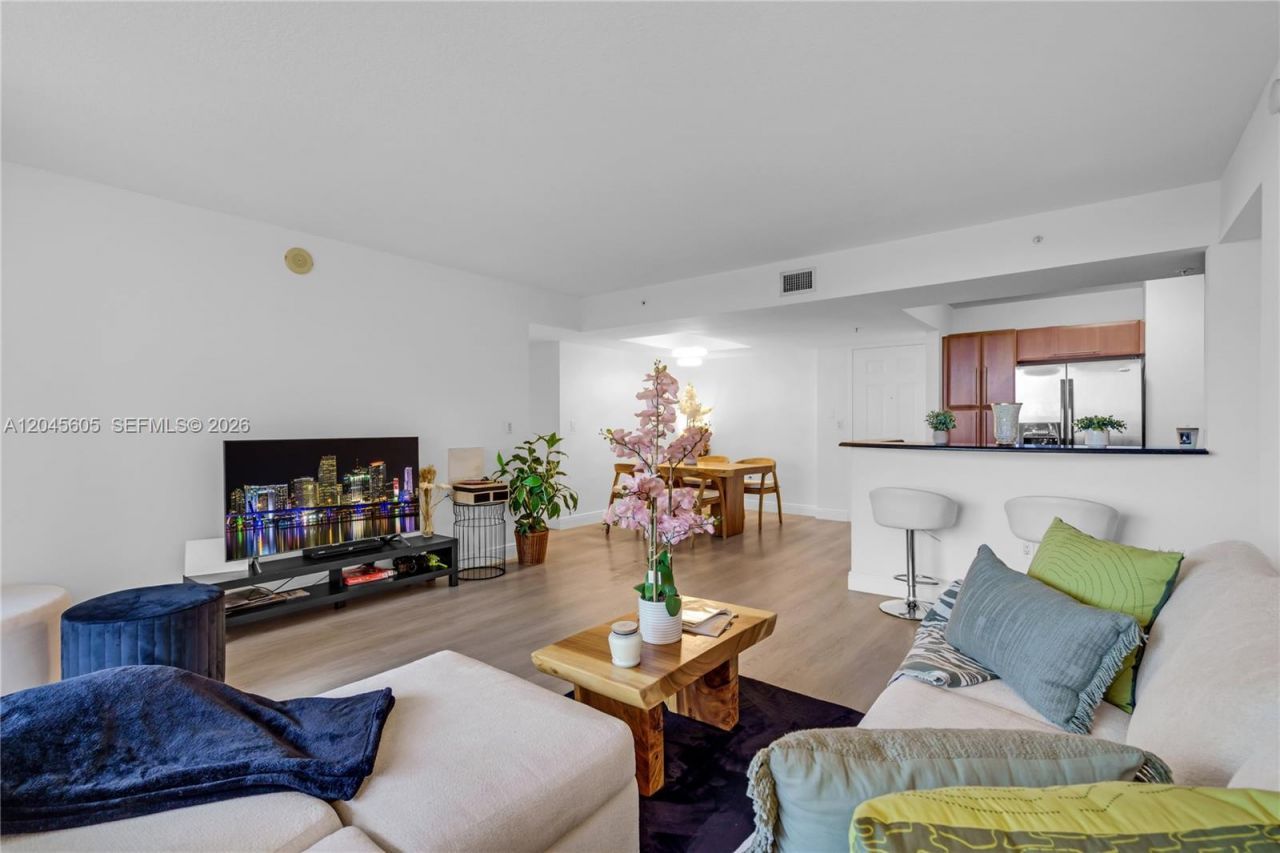 3232 SW 22nd Ter , Unit 804, Miami, FL 33145 Photo