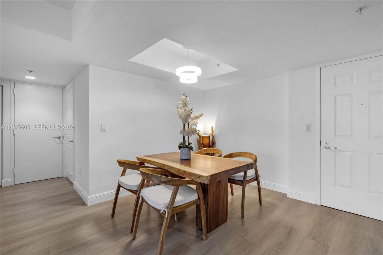 3232 SW 22nd Ter , Unit 804, Miami, FL 33145 Photo