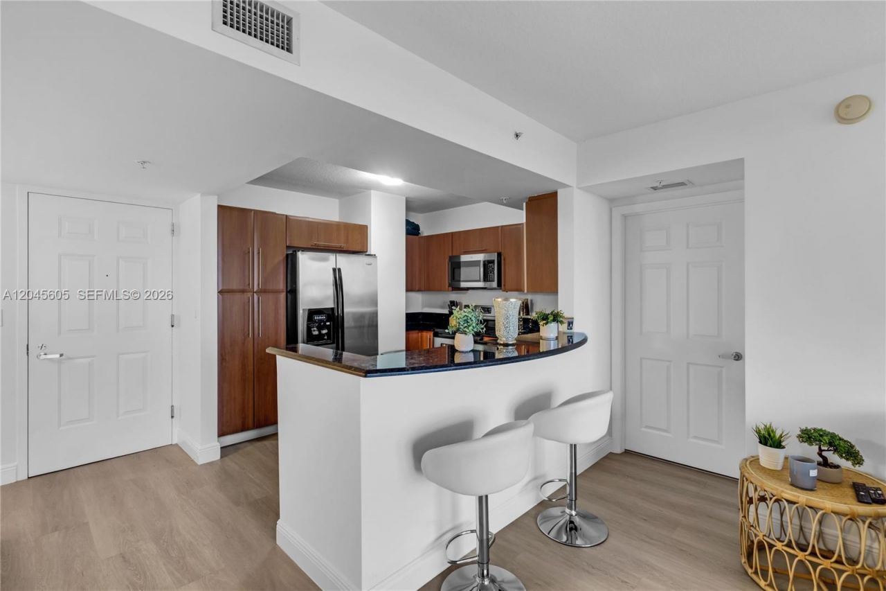 3232 SW 22nd Ter , Unit 804, Miami, FL 33145 Photo