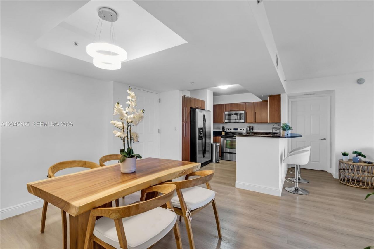 3232 SW 22nd Ter , Unit 804, Miami, FL 33145 Photo