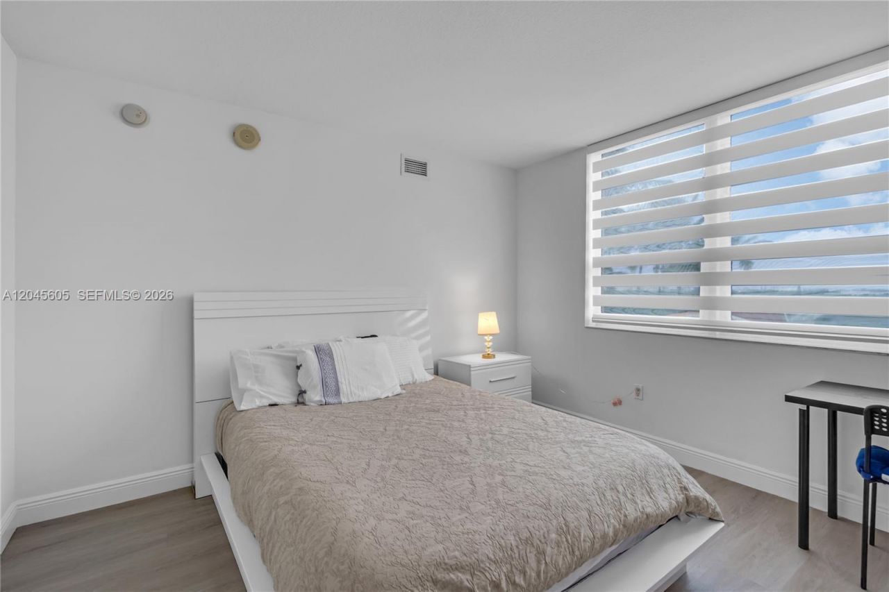 3232 SW 22nd Ter , Unit 804, Miami, FL 33145 Photo