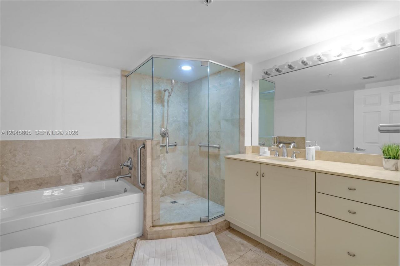 3232 SW 22nd Ter , Unit 804, Miami, FL 33145 Photo